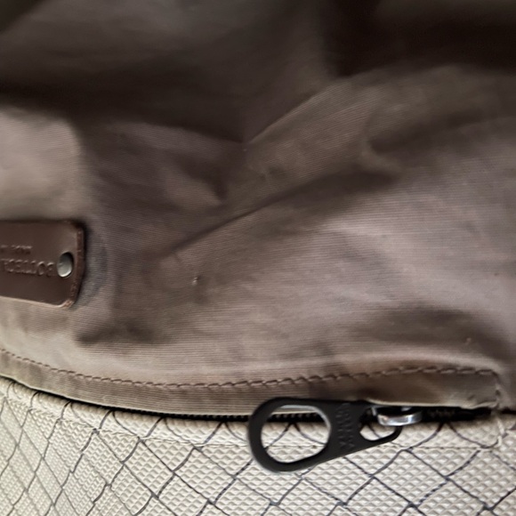 Bottega Veneta Cream Intrecciato Tote with Diamond Pattern - Picture 10 of 12